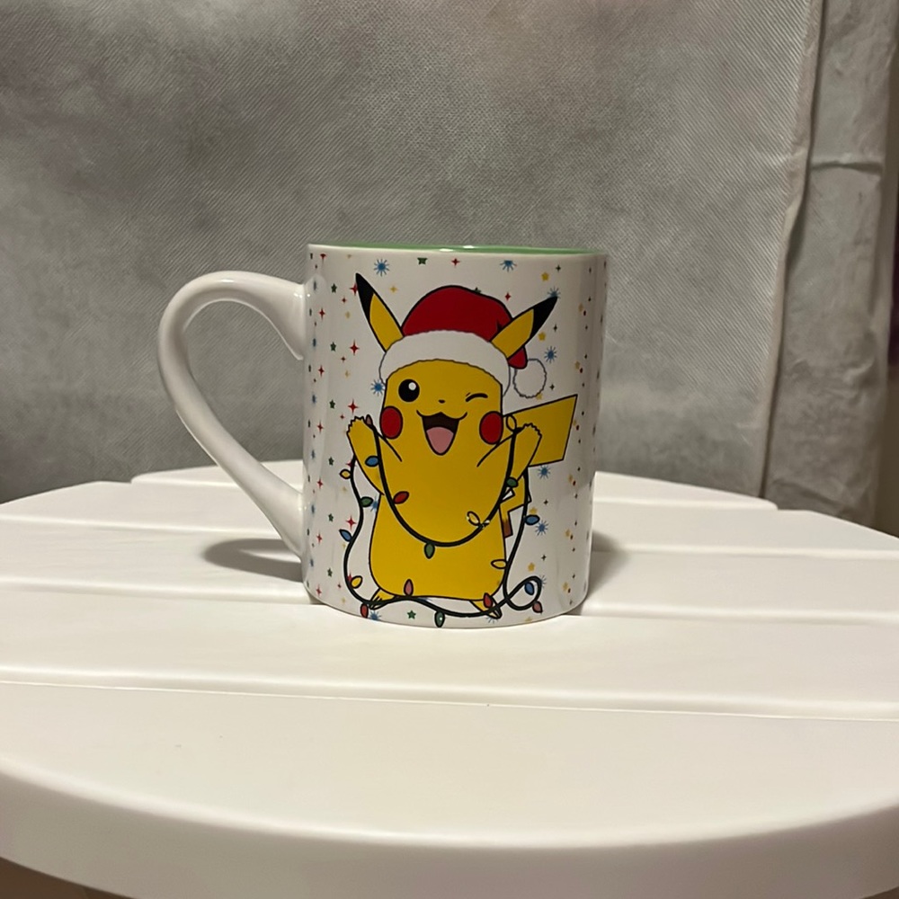 Pokémon Christmas Pikachu mug